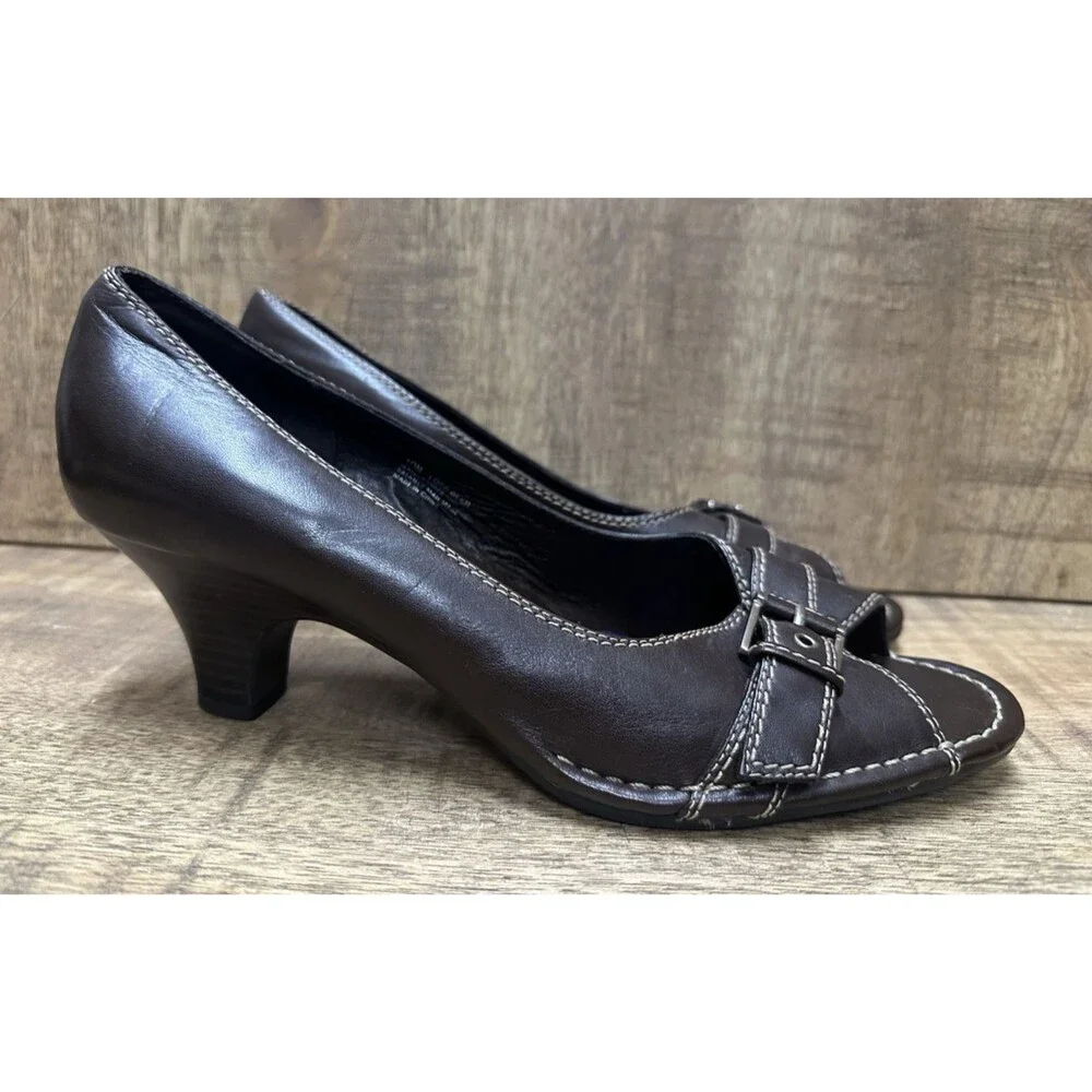 Aerosoles What's What  women size 10M brown leather heel open toe shoes